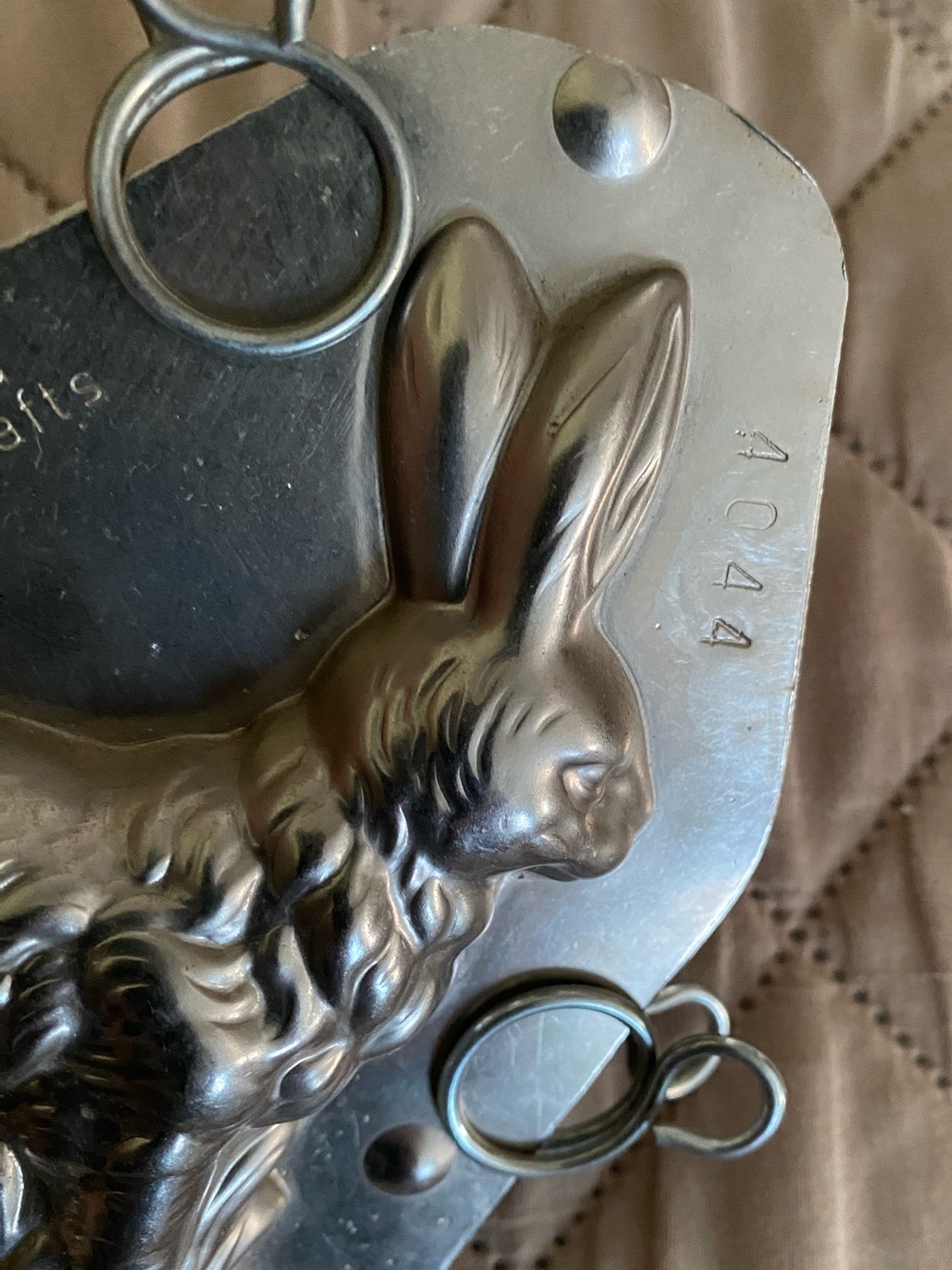 Vintage Holland Handicrafts Rabbit 4044 Bunny Chocolate Mold - Picture 7 of 10